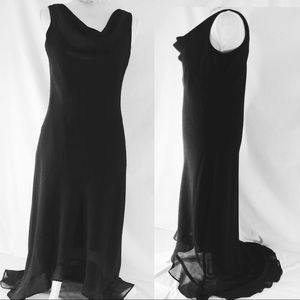 Black sleeveless gown formal with train